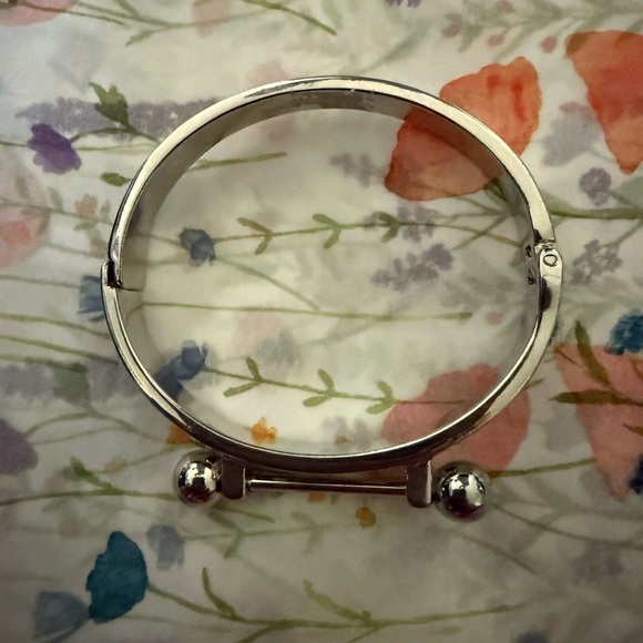Marlyn Schiff Clasp bracelet - Picture 2 of 3